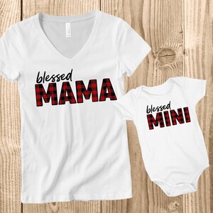 Merry mama and mini T-shirt, Mama And Mini Tee, Mommy And Me Shirt, Mom Life And Kid Life Shirt, Mommy and Me Outfits, Messy Bun Shirt