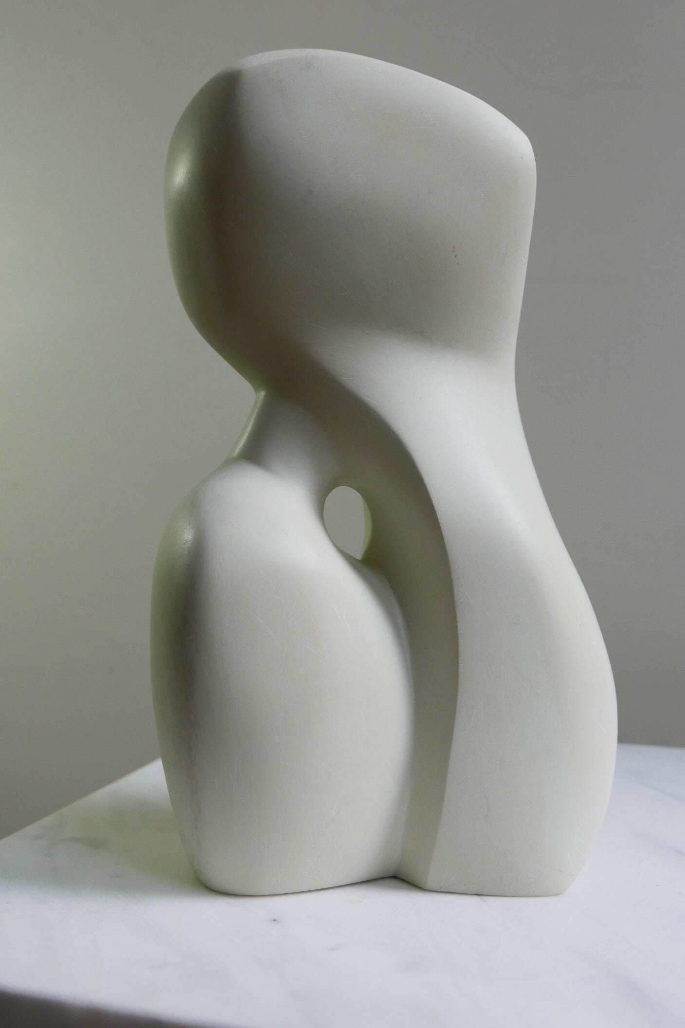 値下げ　　 彫刻 のサイ　37年前にグアムで購入 石のように固い素材 彫刻 のサイ 37年前にグアムで購入 石のように固い素材