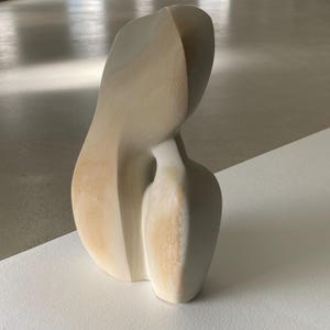 abstrakte Skulptur, Steinskulptur, elegante Skulptur, afrikanischer Stein, 3D Kunst, Steinkunst, Einzelskulptur, helle Skulptur, Kunststein