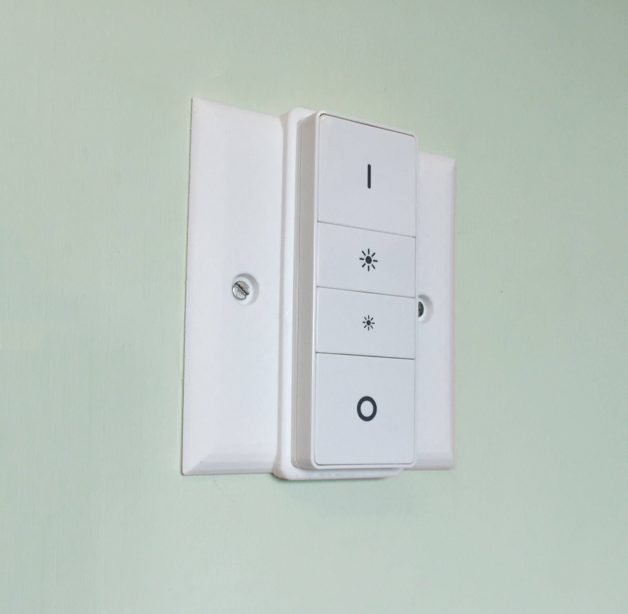 Philips HUE Dimmer UK Mounting Plate for Philips Switches
75tgx Philips HUE Dimmer UK Mounting Plate for Philips Switches
75tgx