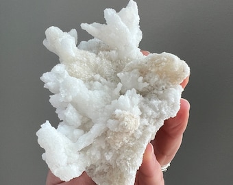 White Aragonite Cluster Aragonite Specimen Raw Aragonite Crystal Cave Calcite Flos Ferri Aragonite Raw Mineral Specimen Guizhou China A5