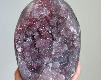Ragnatela Arcobaleno Ametista Grappolo di cristalli drusici Geode viola Campione minerale Regalo per amanti dei cristalli Decorazione stregonesca Ametista in piedi Uruguay A7