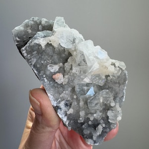 Grey Chalcedony Apophyllite Crystal Zeolite Crystal Druzy Zeolite Specimen Apophyllite Raw Zeolite India High Quality Crystals A25