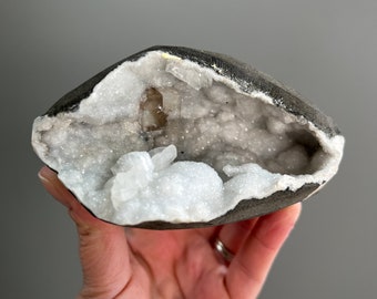 White Chalcedony Geode Druzy Chalcedony Crystal Zeolite Crystal Apophyllite Cube Raw Zeolite from India Zeolite Geode A21