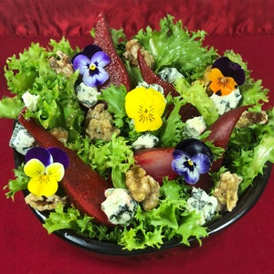 Fresh Edible Flowers Viola 50 Ct image 4