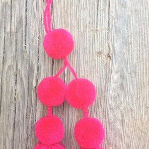 Pompons tribaux mayas traditionnels Tzeltal Tassel Tenejapa Femmes artisans Commerce équitable