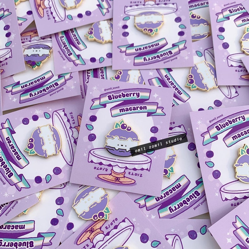 Blueberry Cerabear Macaron enamelpin