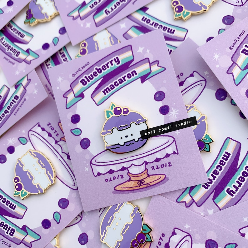 Blueberry Cerabear Macaron enamelpin