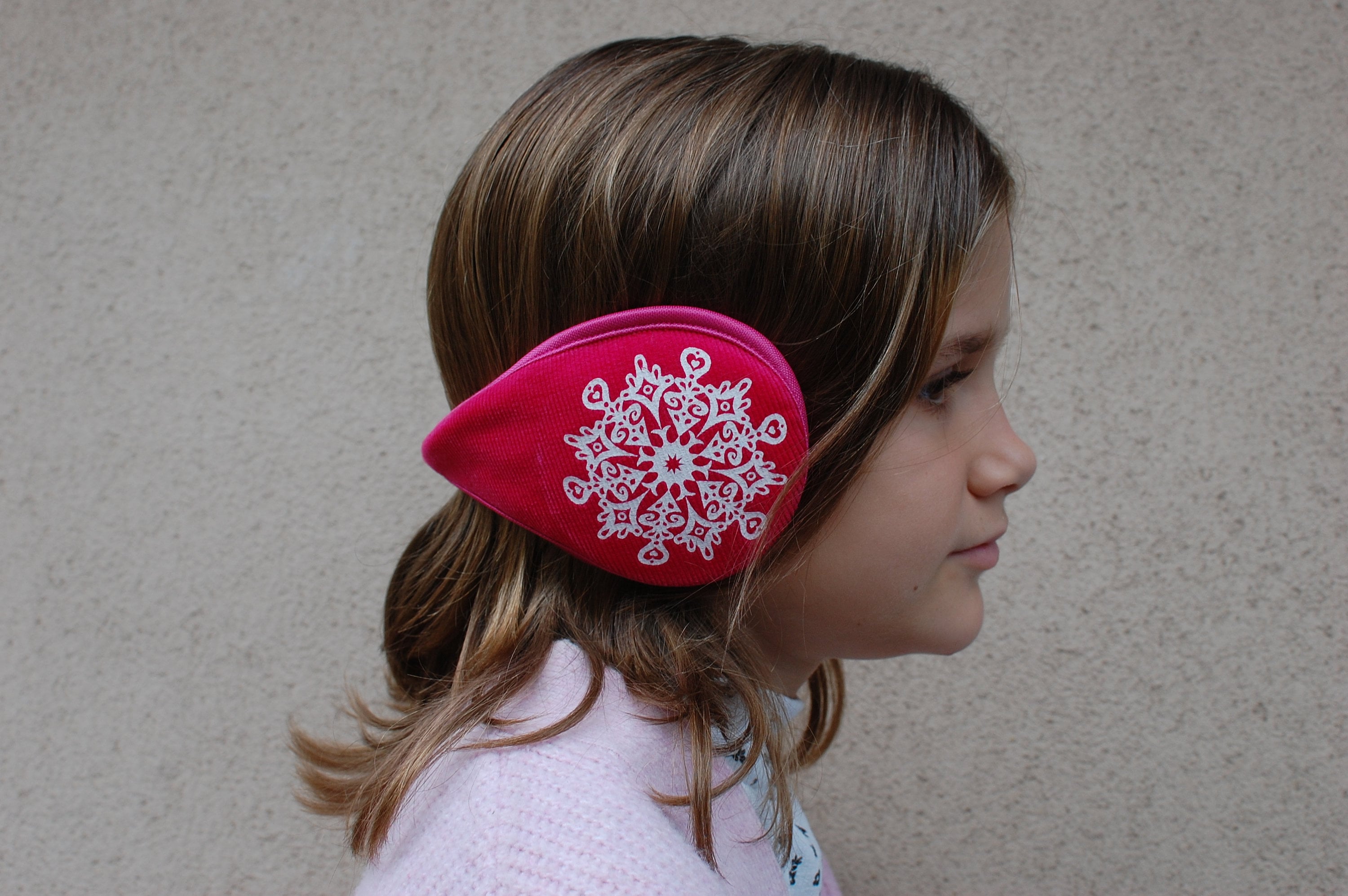 Rosa Accessoires mit Weihnachtsschneeflocke-Verzierung, Geschenk für Mädchenkind