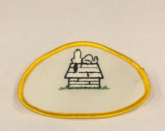 Classic SNOOPY Sleepy Position Patch Vintage Novelty Item Dog House PEANUTS Collectible