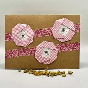 Rosa Gingham Origami Blumen handgemachte Grußkarte (innen leer)
