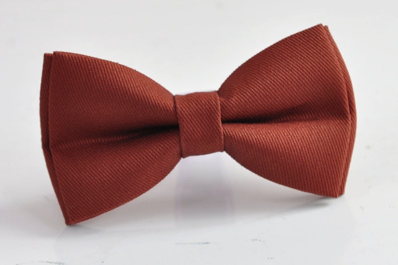 Cinnamon Terracotta Redish Brown Cotton Bow tie Bowtie bretelles élastiques assorties pour hommes / jeunes / garçons enfants / bébé nourrisson tout-petit Bow tie only