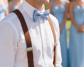 Baby Blue Bow Tie and Brown Elastic Suspenders, Mens Wedding Bow Tie Set, Groomsmen Suspenders, Groom Accessories, Rustic Wedding Outfit