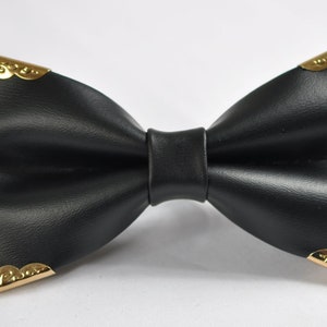 Heren Volwassenen Pretied Zwart Glanzend PVC Kunstleer Gouden Rand Vlinderdas Bowtie Wedding Party