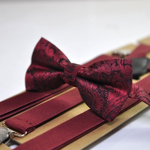 Weinrot Burgundy Garngefärbte Polyester Seide Paisley Fliege Fliege + abgestimmte elastische Hosenträger Hosenträger für Männer