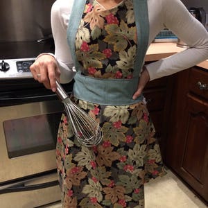 Leaf Apron - fall - cozy - kitchen - fashion - gifts for her