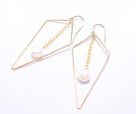 White Pearl Kite Gold Hoops// Handmade large geometric kite shaped hoops feature dangling white freshwater pearls, all 14 kt Gold-Fill