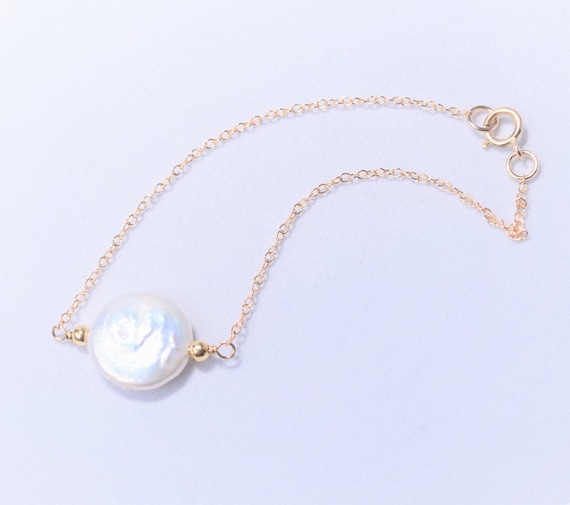 Delicate Gold Pearl Bracelet// All 14 kt Gold-Fill bracelet features a single white coin pearl & two gold beads on dainty cable chain