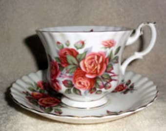 Royal Albert, Vintage Centennial Rose,Teacup and Saucer, White with Peach Pink Roses, Montrose 1962, Discontinued Actual, 1980-1981