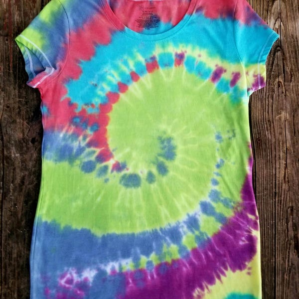 Tie dye t-shirt, tie dye rainbow, rainbow tshirt, multicolor tie dye, rainbow swirl, spiral tie dye, swirl tie dye, hippie shirt, XL juniors