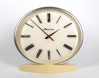 Horloge de table Molnija. Pendule soviétique Molnija. Horloge de bureau URSS. Horloge mécanique. Horloge de travail. Molnia.