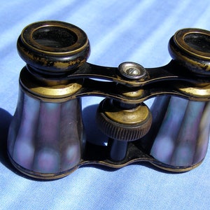 Opera glasses, Ancient glasses for the theater, Antique binoculars. Binary binoculars. Binoculars. Binoculars Mother of Pearl Lefiss Paris