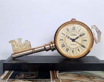 Réveil soviétique Slava. Moscou. Horloge de bureau URSS. Horloge vintage SLAVA. Moscou. Clé.Alarme.Cadeau.