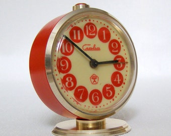 スラヴァ ソビエト SLAVA アラームクロック 手巻き 置き時計 目覚まし時計 スラヴァ ソビエト SLAVA アラームクロック 手巻き 置き時計 目覚まし