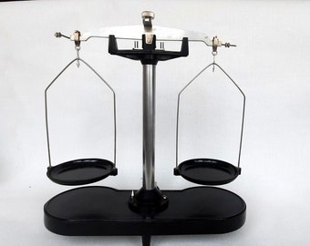 The scales of the USSR. Libra pharmacy. Laboratory scales. Jewelry scales. Measuring device. Vintage scales.
