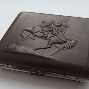 Portasigarette sovietico. Portasigarette in bachelite dell'URSS. Scatola di tabacco. Proprietario della carta. Bachelite.