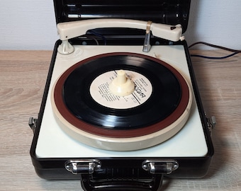 1960年代のヘッドセット。ビンテージヘッドフォン。アンティークヘッド