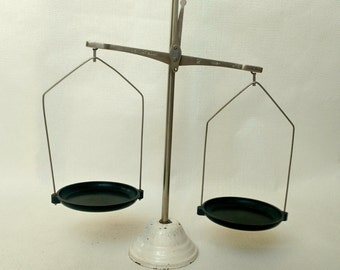 The scales of the USSR. Libra pharmacy. Laboratory scales. Jewelry scales. Measuring device. Vintage scales.