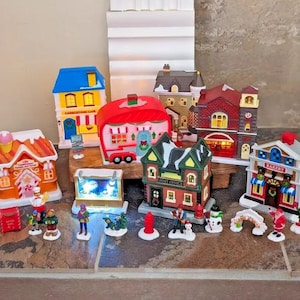 Cobblestone Corners Christmas Village Houses And Accessories Lot