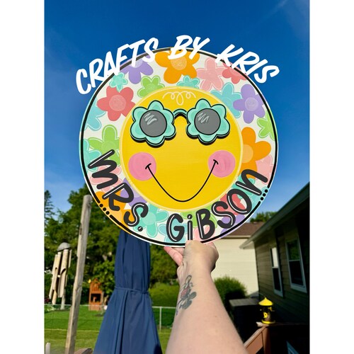 Smile door hanger, flower door hanger, classroom decor, teacher sign, spring flower sign, summer decor, happy face, spring door hanger
