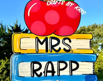 Teacher door hanger, school door hanger, apple door hanger, classroom door hanger, classroom theme, teacher books decor, new teacher gift