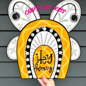 READY TO SHIP Bumble bee door hanger, bee door hanger, spring door hanger, summer door hanger, honey door hanger, wreath decor