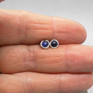 Boucles d'oreilles Mini Lapis Lazuli Stud 935 Silver Boucles d'oreilles Blue Gemstone Stud Petites boucles d'oreilles Silver Lapis Lazuli Stud Cadeau pour elle image 5