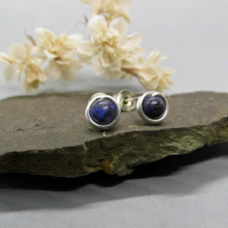 Boucles d'oreilles Mini Lapis Lazuli Stud 935 Silver Boucles d'oreilles Blue Gemstone Stud Petites boucles d'oreilles Silver Lapis Lazuli Stud Cadeau pour elle image 2