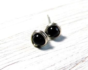 Mini onyx stud earrings in 935 silver • small gemstone stud earrings black • simple silver stud earrings gemstone