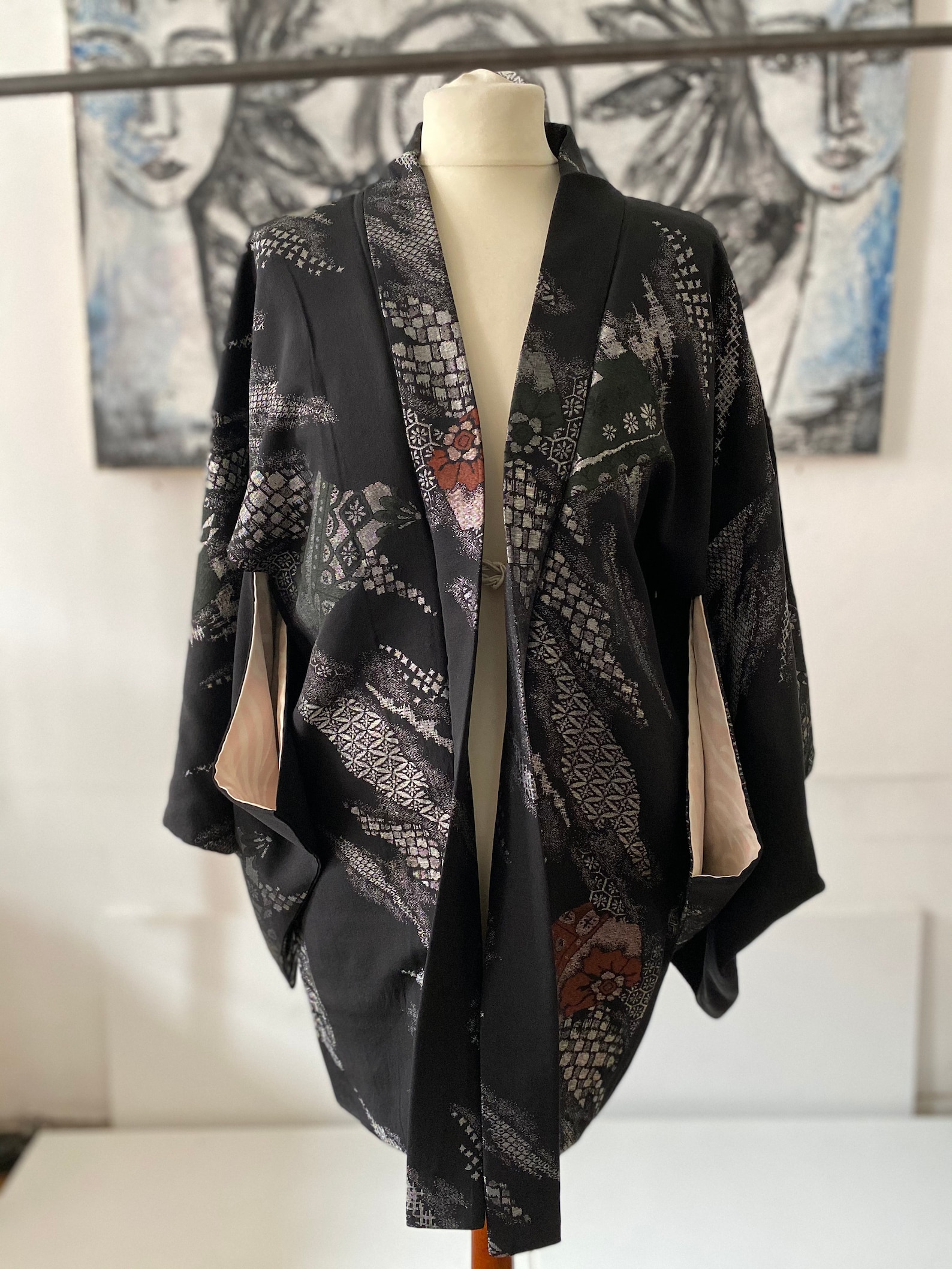 Kimono vintage Japanese silk Jacket HAORI black 漆 Urushi | Etsy