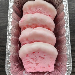 Strawberry Pound Cake Wax Melt: Realistic Food Scented Wax
