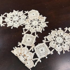 Ecru Crocheted Tablecloth Doily Strip
