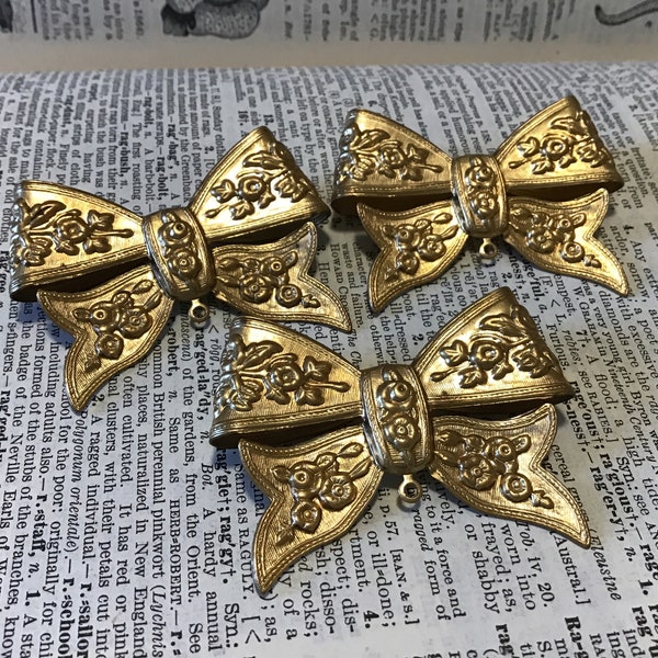 3 Vintage Brass Bows, Stamped Brass Findings, Brass Jewelry Findings