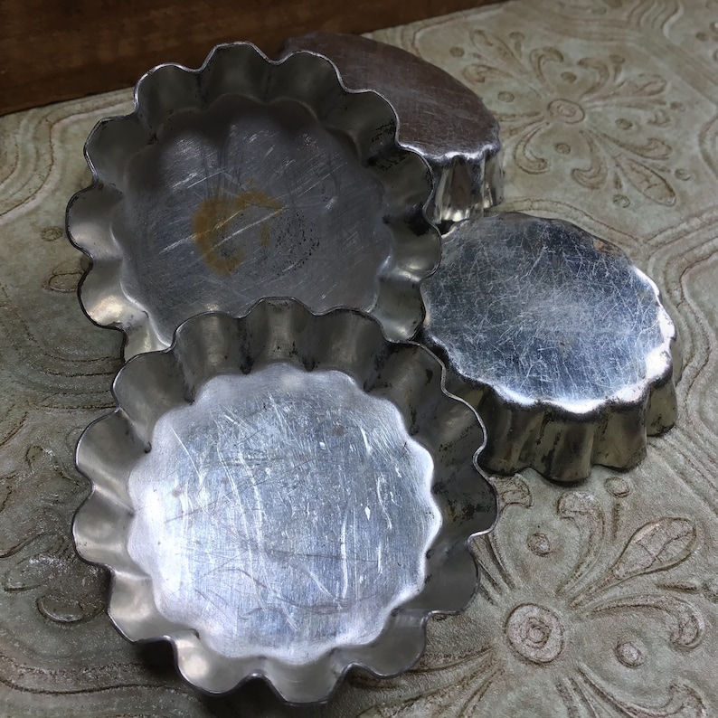 5 Vintage Metal Mini Tart Molds Soap Molds Candle Molds Etsy