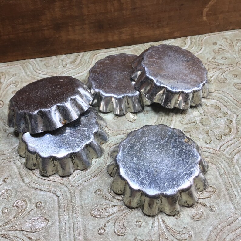 5 Vintage Metal Mini Tart Molds Soap Molds Candle Molds Etsy