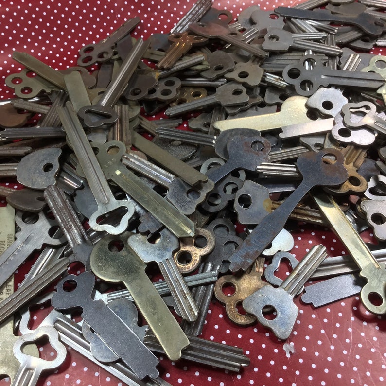 12 Vintage Flat Key Blanks Steampunk Keys Assemblage Keys Etsy