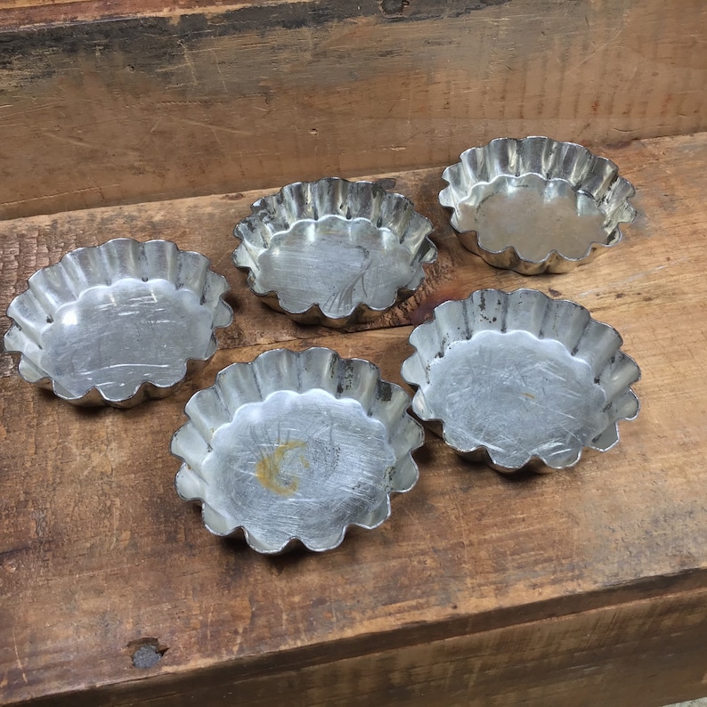5 Vintage Metal Mini Tart Molds Soap Molds Candle Molds Etsy