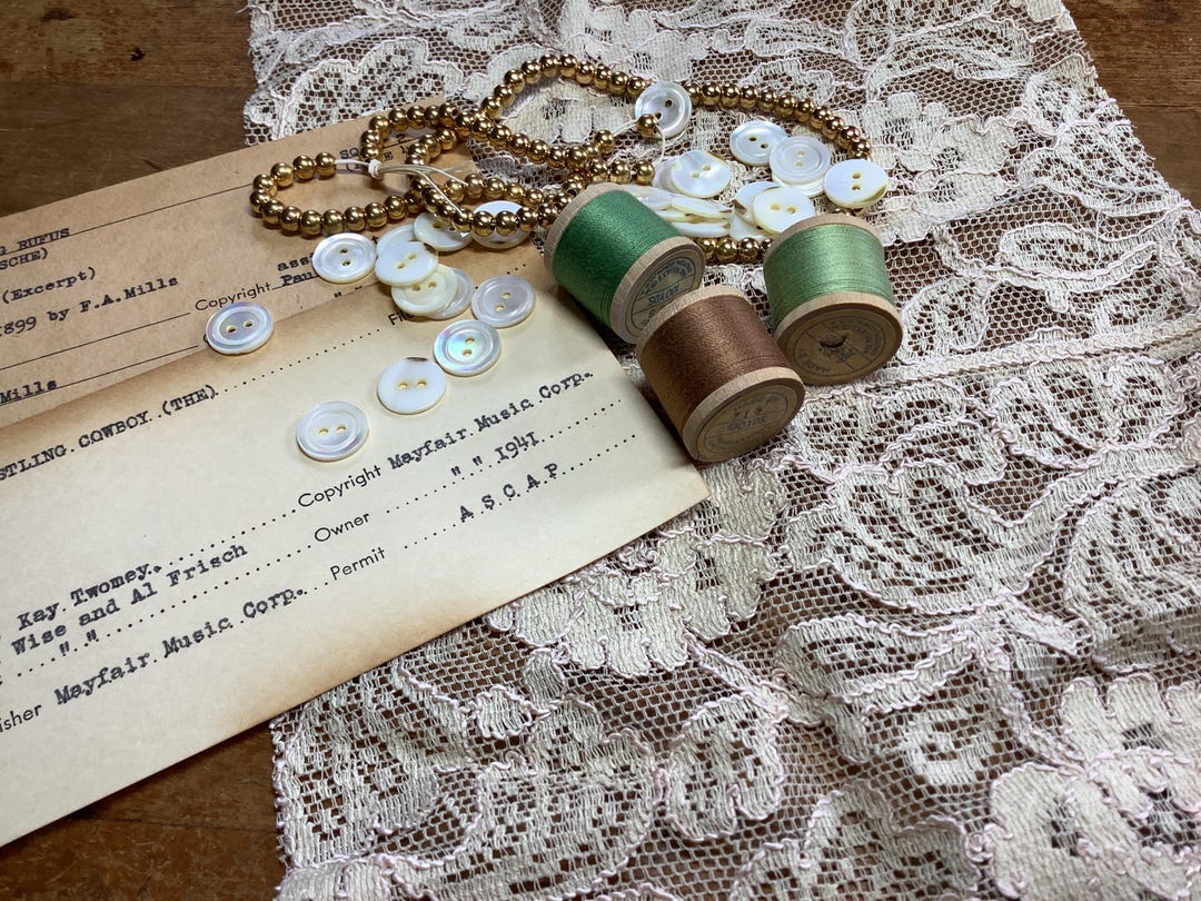 Vintage Wooden Thread Spool, Green & Tan Pack - Etsy