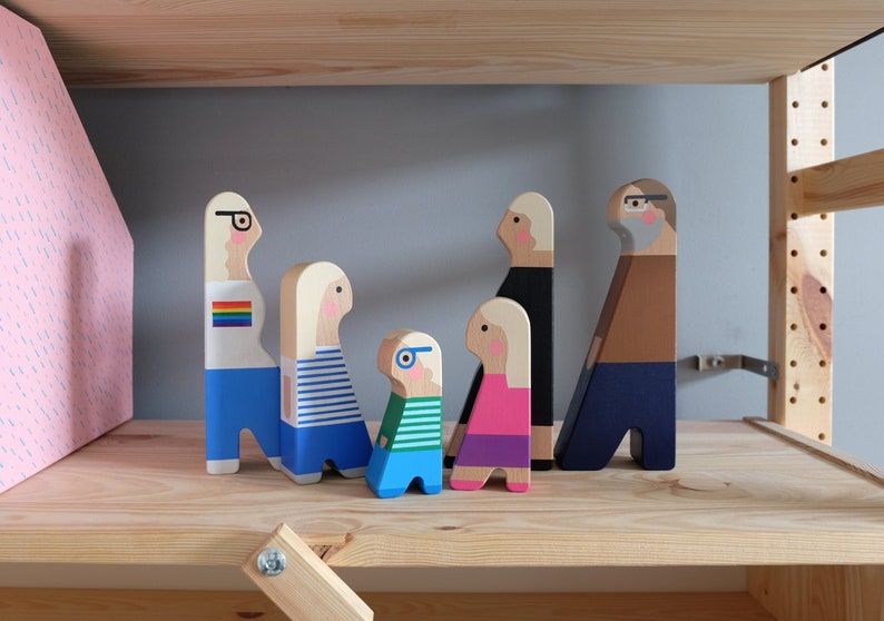 Family portrait Custom wooden figurines, Personalized Mother's day gift. image 1