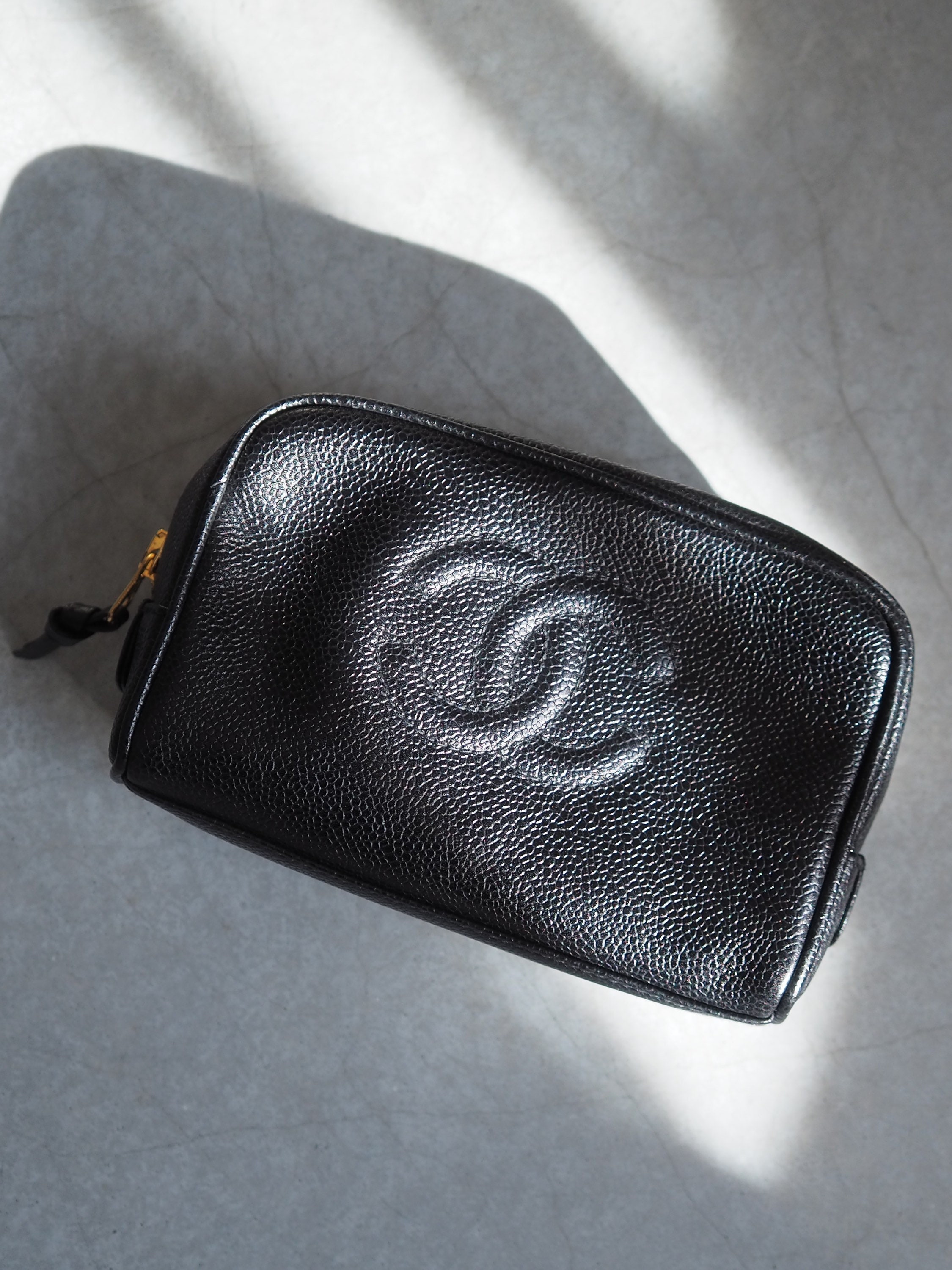 Chanel CC Caviar Leather Coin Pouch (SHG-34259) – LuxeDH